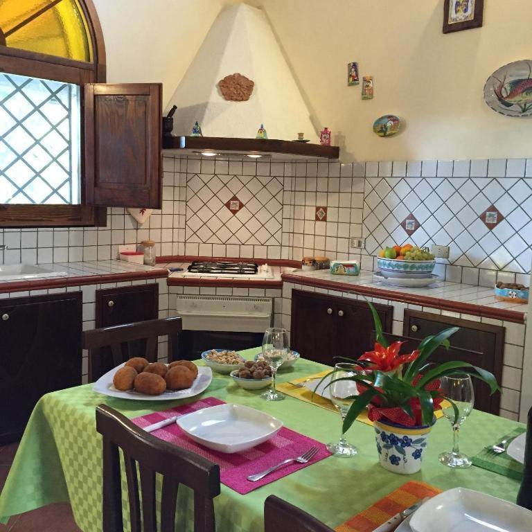 Gasthaus Rifugio Giudeo Balestrate Exterior foto